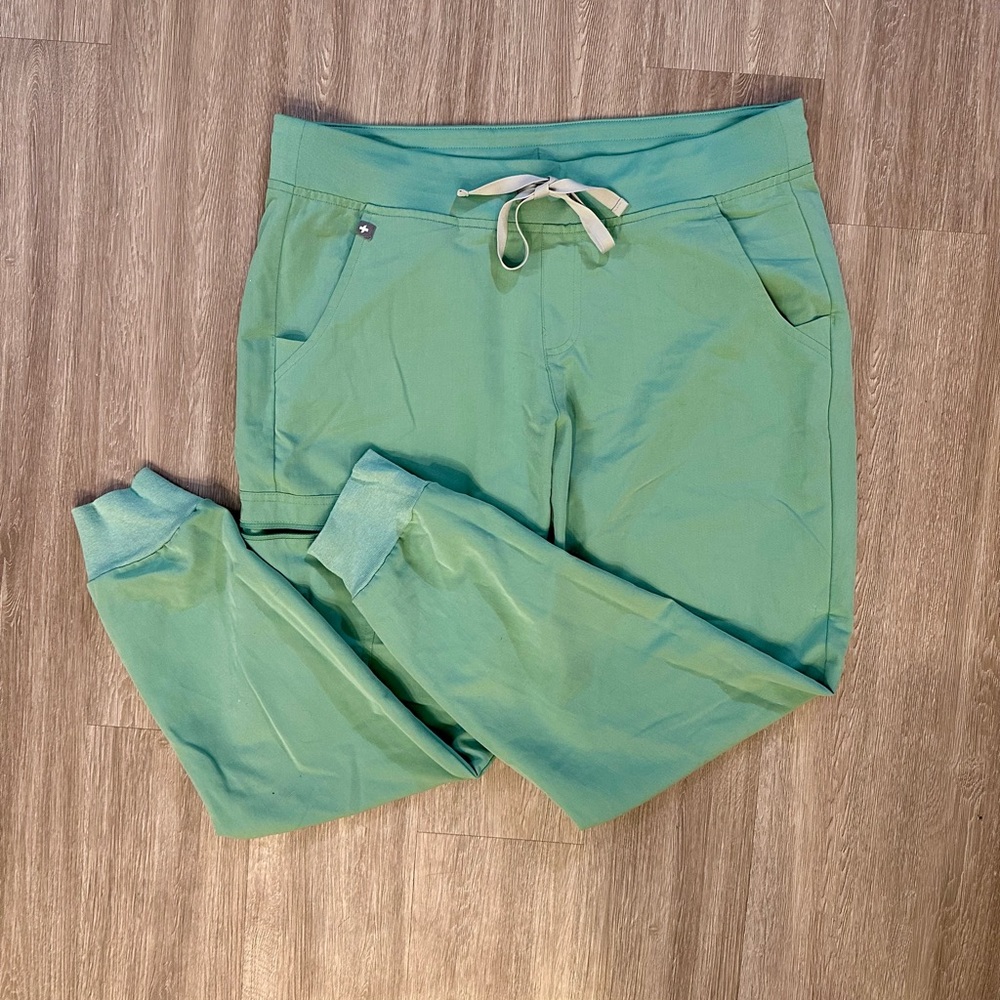 Fig Mint Green Joggers! Size large. Bundle the matching tops!